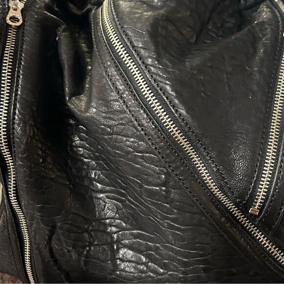 Marc Jacobs Luxe Black Pebbled Leather Hobo Edgy Zipper Detail NWT 🔥 - Picture 5 of 8
